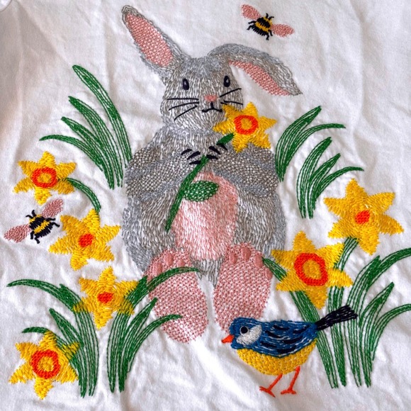 Mini Boden Girls White Embroidered Bunny Rabbit Bird T-Shirt 5-6Y Crewel - Picture 2 of 8
